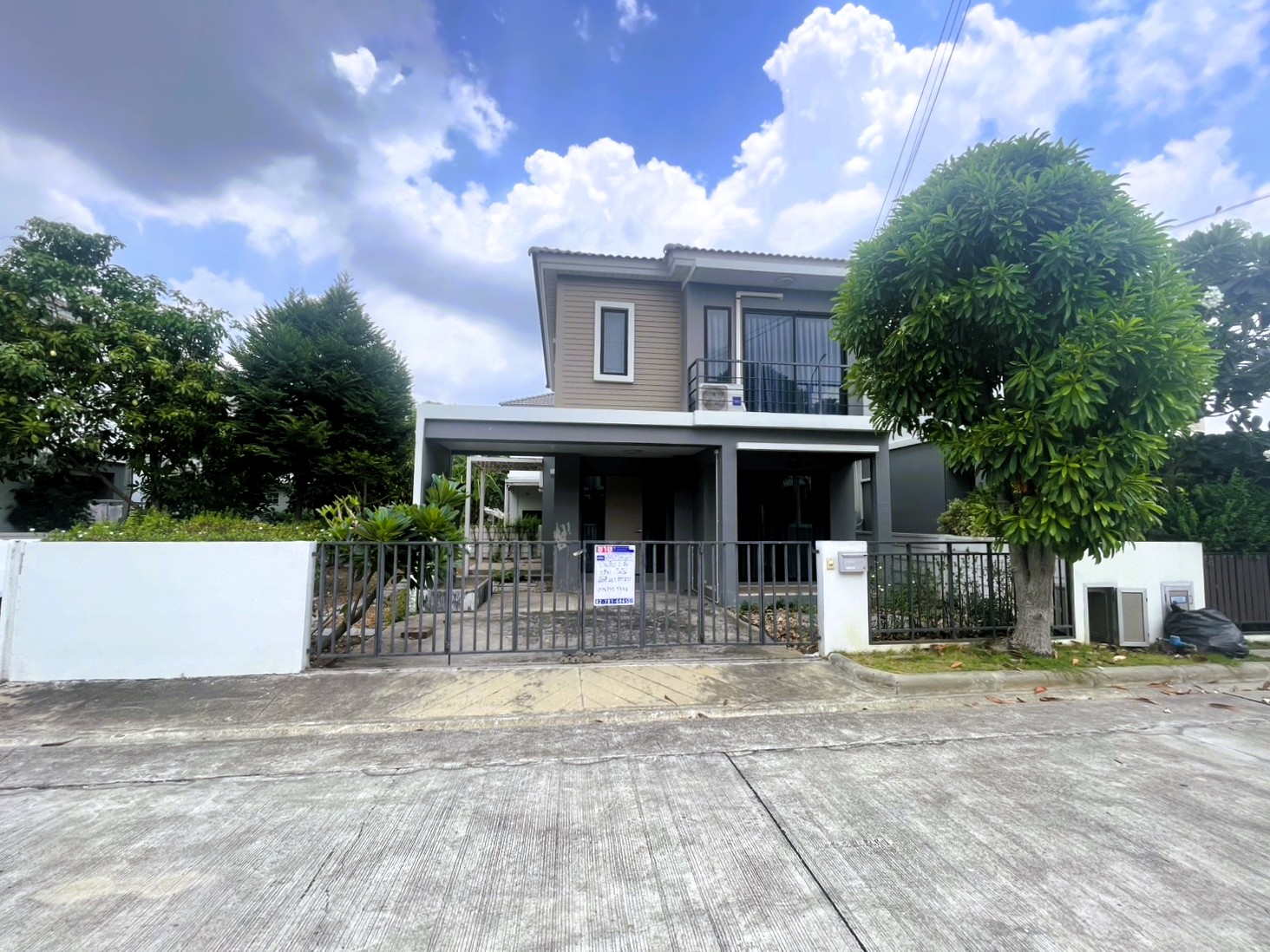 บ้านแฝด 2 ชั้น อารียา โคโม่ วงแหวน - ราชพฤกษ์